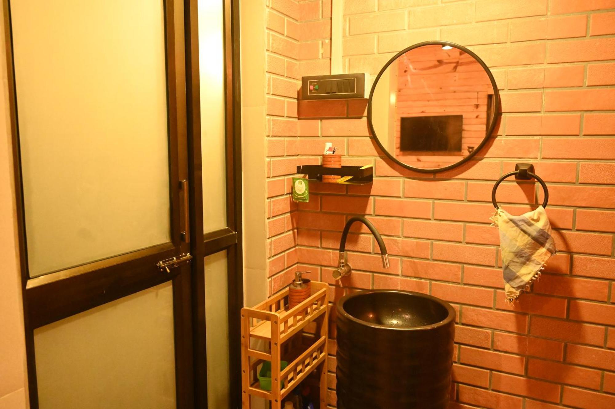 The Cabin By The Bayou Bed and Breakfast Guwahati Exteriör bild