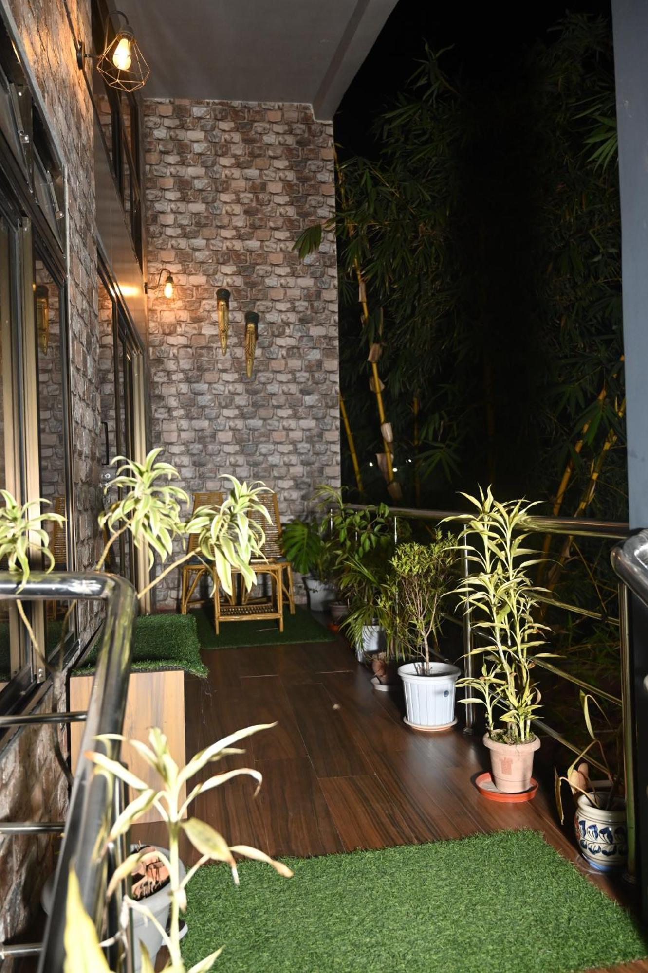 The Cabin By The Bayou Bed and Breakfast Guwahati Exteriör bild